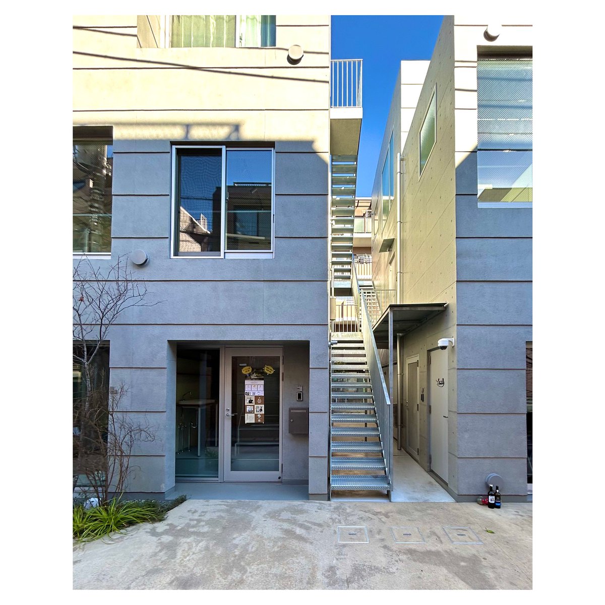 tkkrmt's tweet photo. 武蔵新城が熱い。
#ピークスタジオ
#フジワラテッペイアーキテクツラボ
#針谷將史建築設計事務所
#DIGdesign https://t.co/1qVMuISFKs