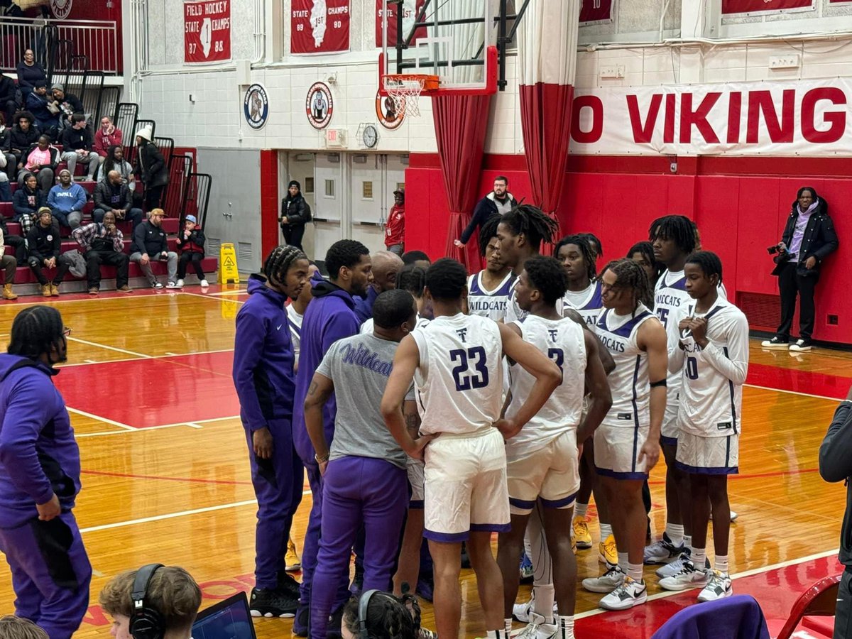 ThorntonBBall's tweet photo. @ShotwithSam @malikholton11 @official_shawnS @morezjohnsonJr @isaiahgreen_15 @MeyohC @mdavis5_ 📸 @ShotwithSam 📸
#TTHS https://t.co/pKOMFStLnY