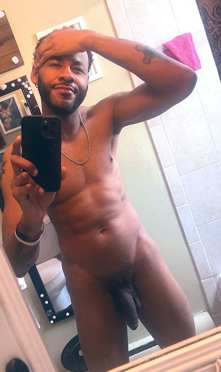 fuego_willy's tweet photo. Hello world 🌙🌎💫 https://t.co/US644045eE
