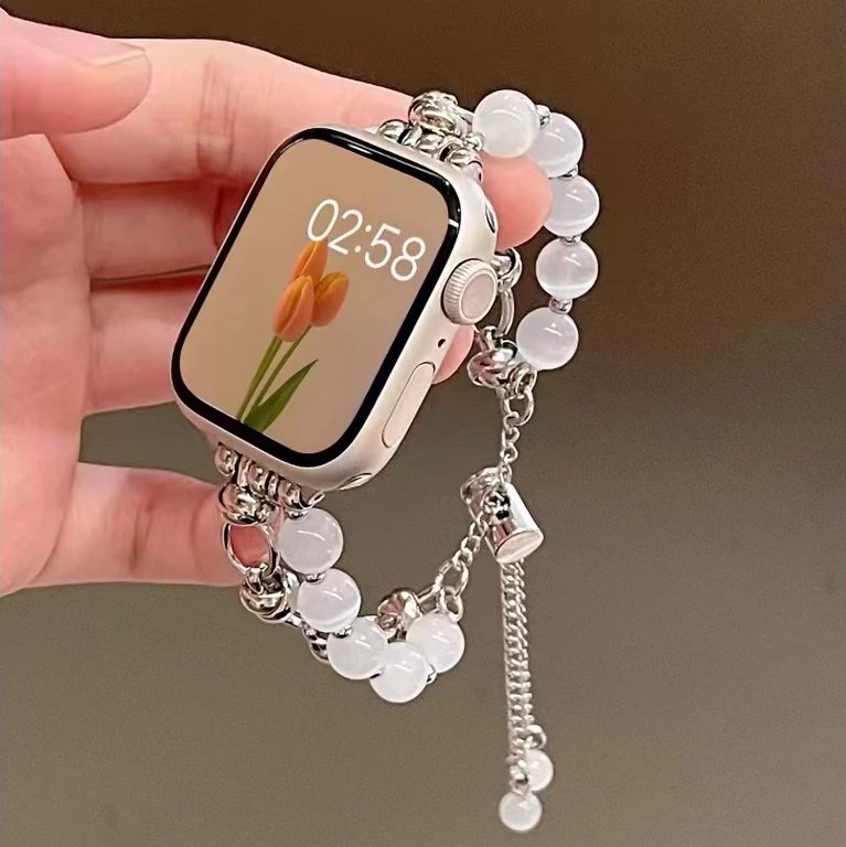 pwrettiesaturn's tweet photo. cute iwatch strap 

— a thread https://t.co/9mMWI51uvz