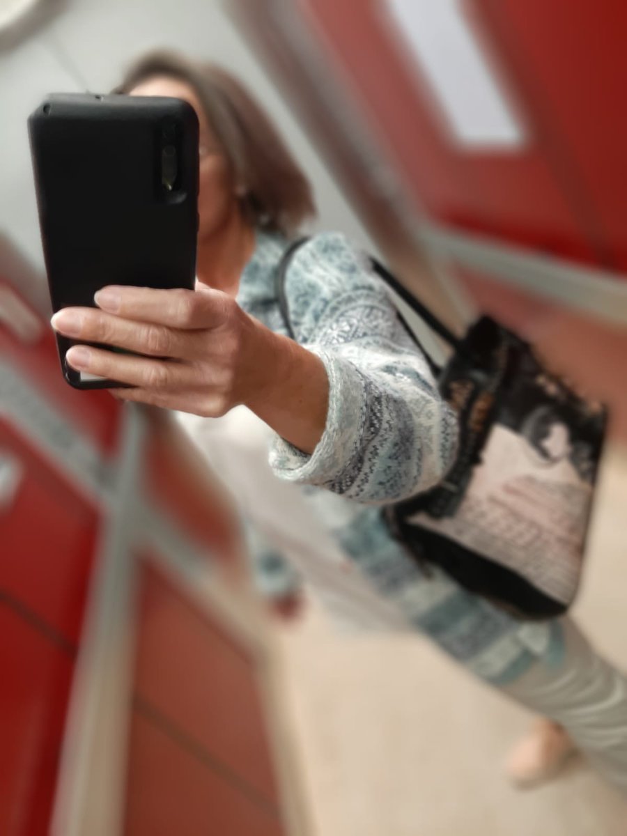 Nathaliesix73's tweet image. G O E D E M O R G E N..TWI-X'ERS.. 🤓

#LetStartTheDay...🏥💪 
#NurseLife...
#ExtraHours...
#YesWeCan...

Fijne Woensdag...en wees voorzichtig als je de baan op moet.... ❄️💙🚘🛣️👊🍀