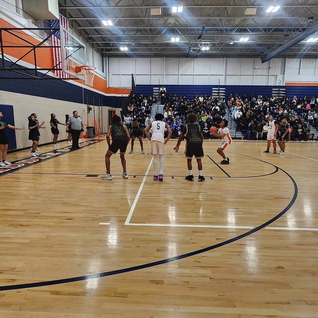 ScorpionsSms's tweet photo. The Boys Basketball Season Finale vs Eggers was LIT!! The 7th grade team ran away with the W 50-27. Congratulations to Coach Britt, Coach Jones, Coach Smith and all the 7th grade basketball players on an awesome season.
#ScottScorpionsBasketball
#GoScorpions  #schk12 https://t.co/f3sgma9xFI