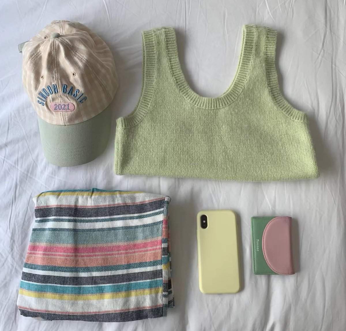 เริ่มจากที่มีในกรุเยอะๆ rollriroo toast tank / crop tank คือที่🤏🏼💘น้องนุ่ม มีทั้งเต็มตัวและครอป สีน่ารักมากกกกก ขับผิวทุกสี สดใสตะโกนเลยอะ สีเพลนเรียบๆก็มี ยิ่งซักยิ่งใส่สบาย แปะแค่ปีกนกก็ได้ 🥭🥧🥣 
: s.lazada.co.th/s.OxetH?cc