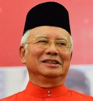 NikYahya2's tweet photo. SEMOGA DSN SIHAT SELALU... Orang nak cakap apapun cakaplah. Aku tetap mengingati jasanya tak terkira.Dah setahun 5 bulan di Kajang.Sebg pemimpin yg prihatin.Tentunya DSN merindui kita! Marilah kita berdoa semoga beliau sentiasa dlm kerahmatan Allah SWT.Amin! https://t.co/Ok6erjP4ob