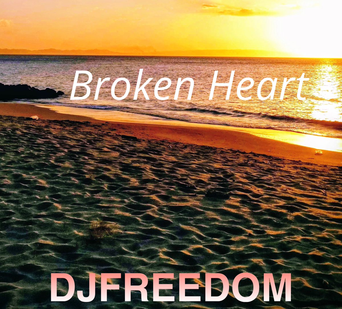 DJFreedom2022's tweet photo. #BrokenHeart Out Now! #DJFreedom #SoundCloud
https://t.co/1vKINvCGYc https://t.co/m7DYcavBGc