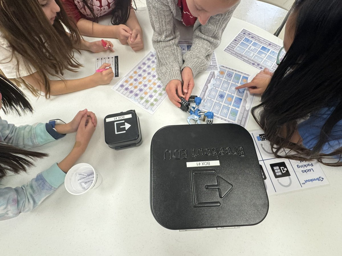CVUSD_GATE's tweet photo. What a great afternoon of collaboration and creative problem-solving in our hands-on @breakoutEDU challenge. Great teamwork puzzlers!!!!! #ConejoForward https://t.co/PgVel4FEfu