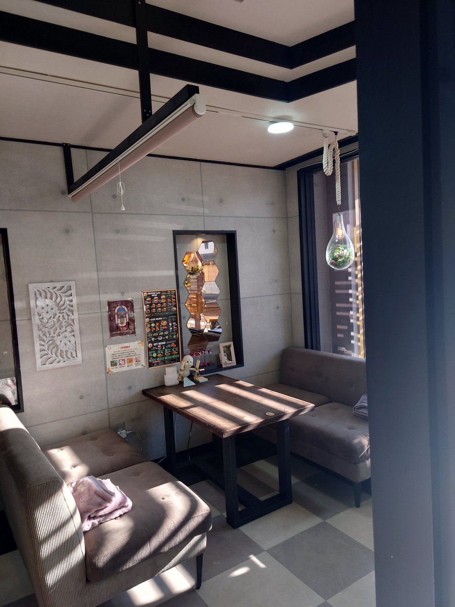 VW6xh4lsQaTcgr4's tweet image. 今日はカフェ飯だよ、のえる💕

＃MOGUCAFE　＃テリタマバーガー　＃Cset