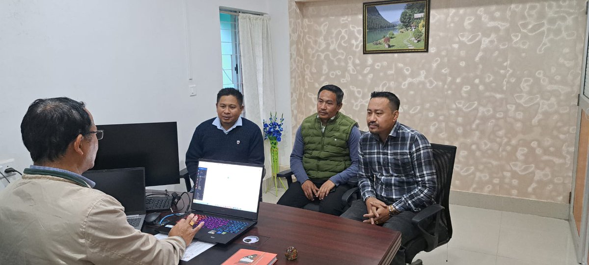 ImphalStpi's tweet photo. #STPIBeyondmetros : OIC @ImphalStpi interacting with CEO & Founders of M/s Thangjing Technologies Pvt. Ltd. who were invited to visit the #STPIINDIA #OctaneCoE Incubation Facility on #NationalStartupDay2024 .
@arvindtw @stpiindia @Vandana030870 @stpiguwahati https://t.co/VETu14DlXV