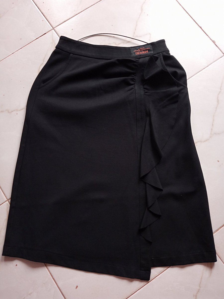 ShariiFashions's tweet photo. @promoter_Inc1 Ladies second hand skirts
Office and casual
Reach me on 0705923172 https://t.co/GWB59sB2tT