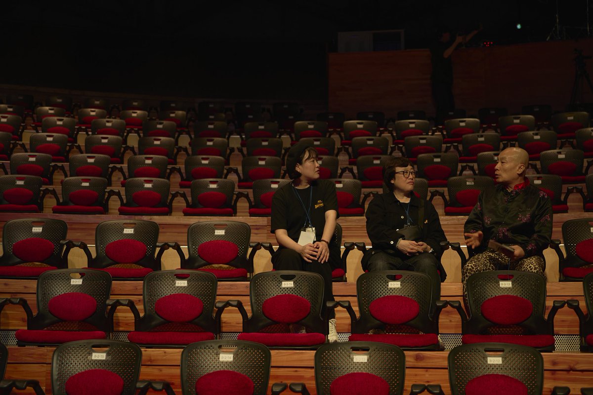 bottomlineplay's tweet image. 2023년 후반부는 달에 한번 일치르다 새해를 맞았다. 곁에 좋아하는 사람들이 힘이되어 줬다.