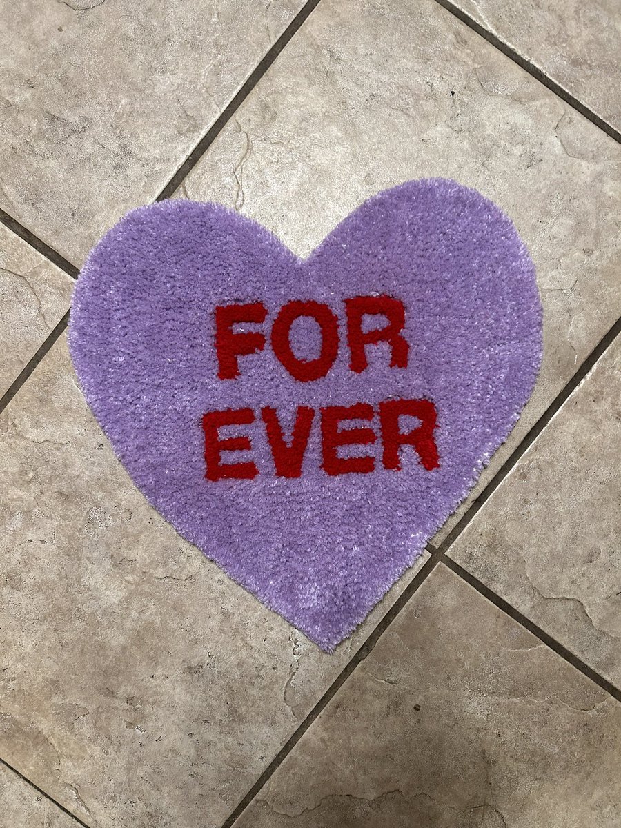 realshellym's tweet photo. VALENTINE’s DAY RUGS FOR SALE 💙💜💗💛 https://t.co/CWirFis9H7