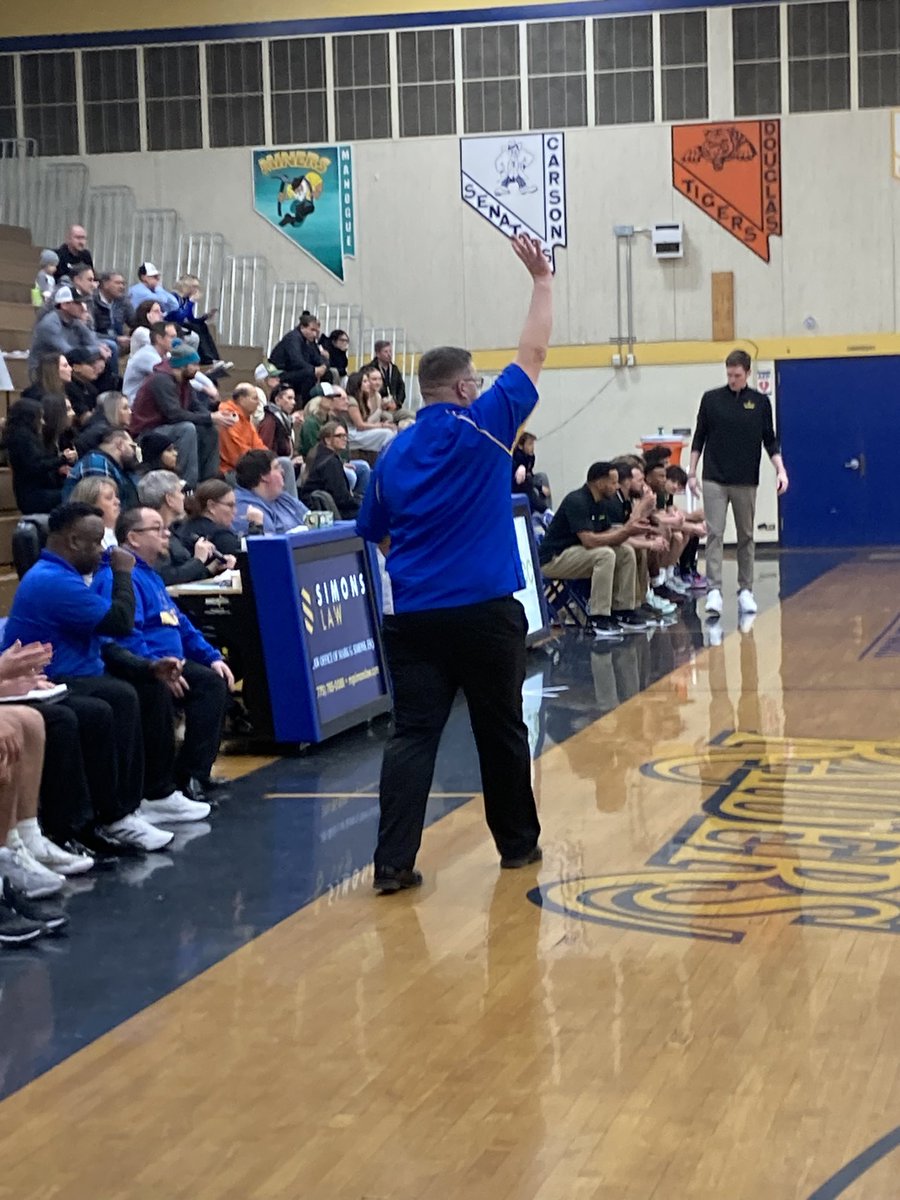ReedHSAthletics's tweet photo. @ReedBoysHoops vs. @BishopManogueBB 

Reed 86
BMCHS 59

@tjcoulter6 42 pts 
@_dominic33 28 pts 

Great team effort of defense 🔒 https://t.co/goN3V11yIK
