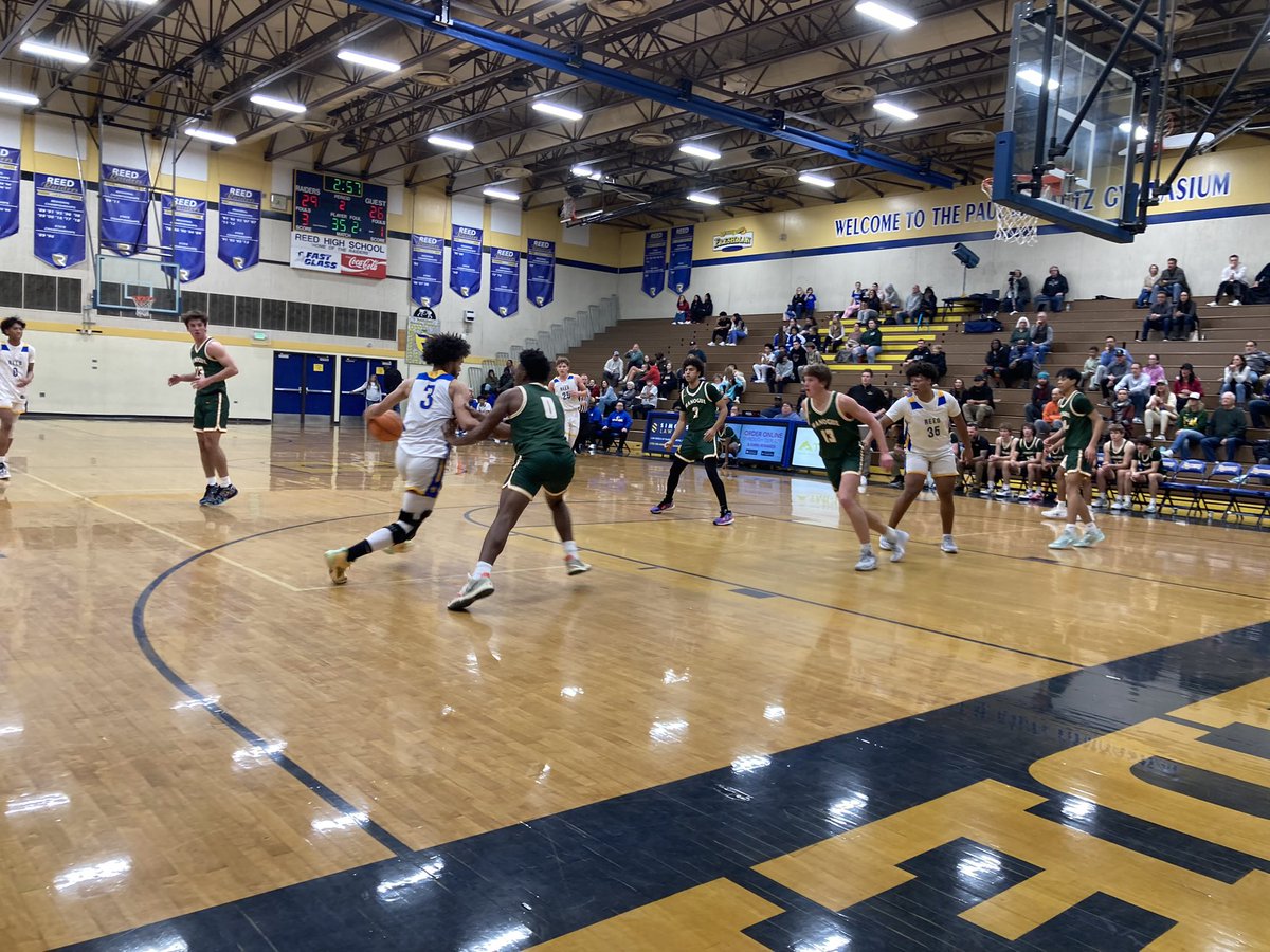 ReedHSAthletics's tweet photo. @ReedBoysHoops vs. @BishopManogueBB 

Reed 86
BMCHS 59

@tjcoulter6 42 pts 
@_dominic33 28 pts 

Great team effort of defense 🔒 https://t.co/goN3V11yIK