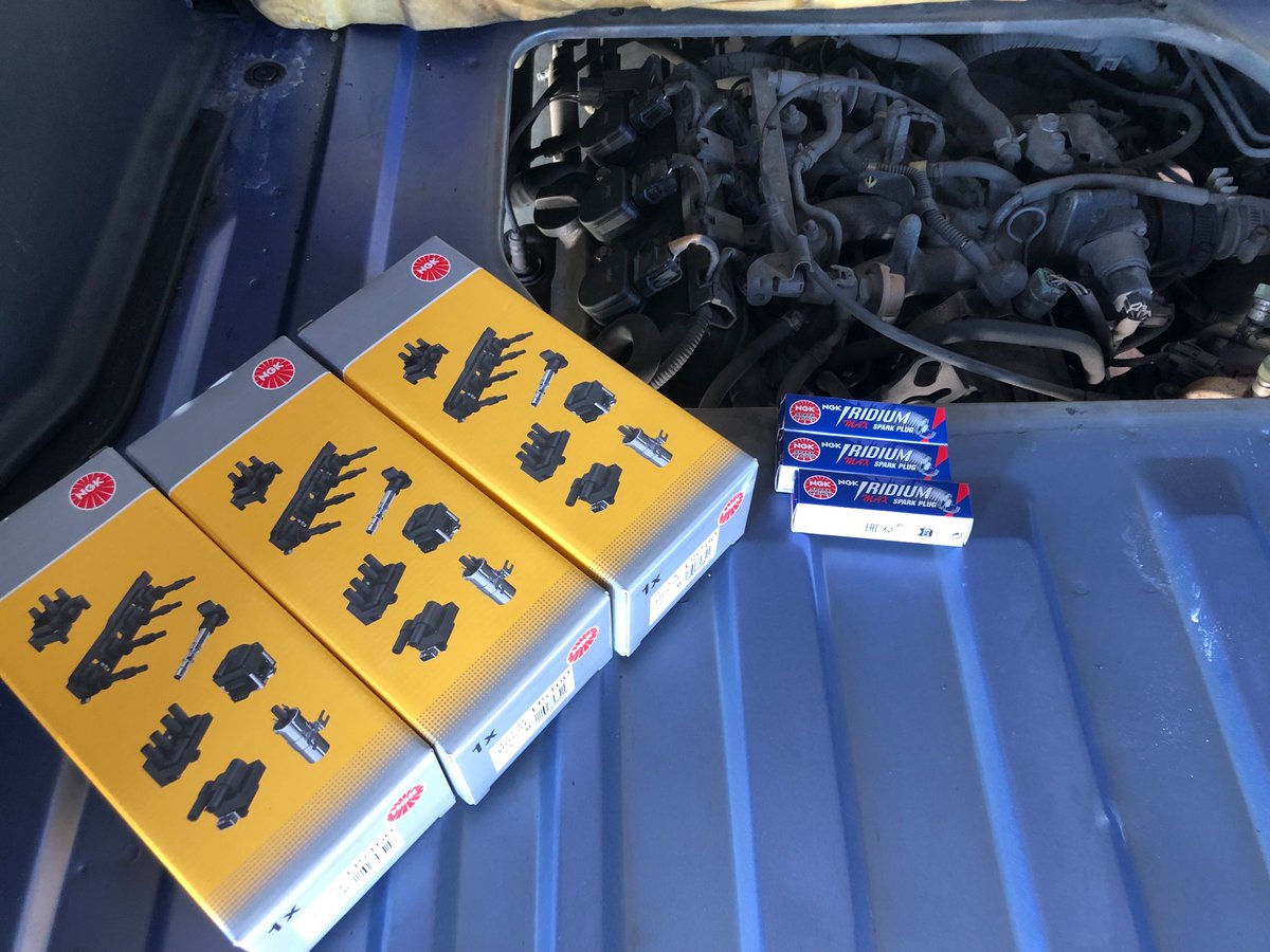 AutolifeYou's tweet photo. 不調のホビオのプラグ、イグニッションコイル交換。
#HONDA
#Hobio
#ホンダ
#ホビオ
#E07Z
#プラグ交換
#イグニッションコイル交換
#メンテナンス https://t.co/hb0Fnuvbcm