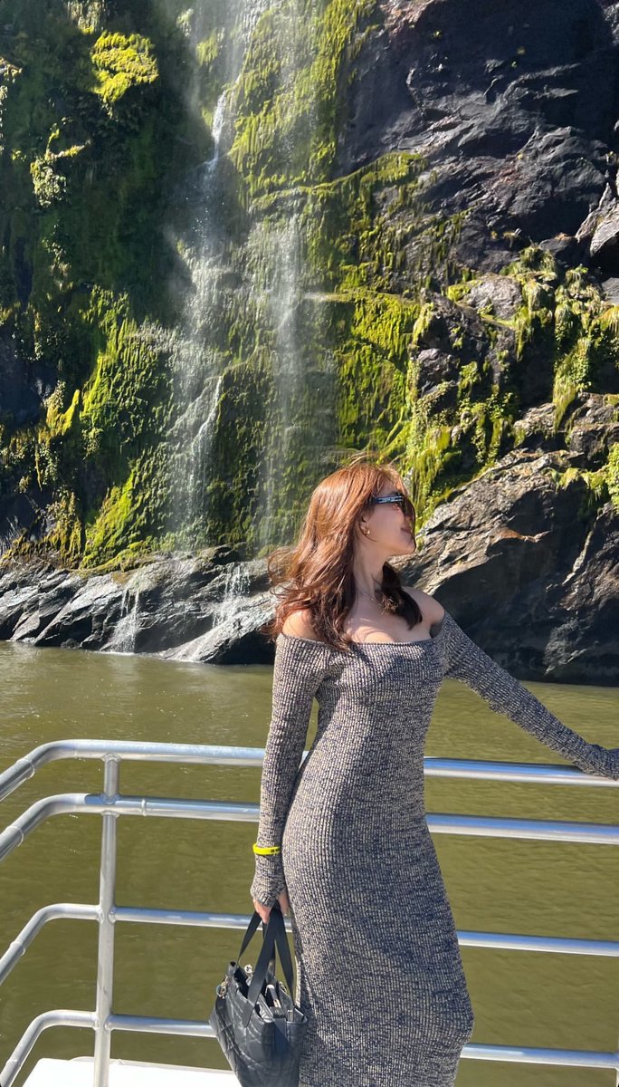bbt_4515's tweet photo. สวยเกินไปมาก สวยจนอยากแต่งพานบายศรีให้ไม่ลงสี่รูปนี้นี่ต้องนอนไม่หลับแน่ สวยแบบโว๊วววววววว สวยเผื่อคนทั้งโลกแล้วมั้งแม่✨
#kimmy_kimberley #คิมเบอร์ลี่ https://t.co/Zp41REsKA5