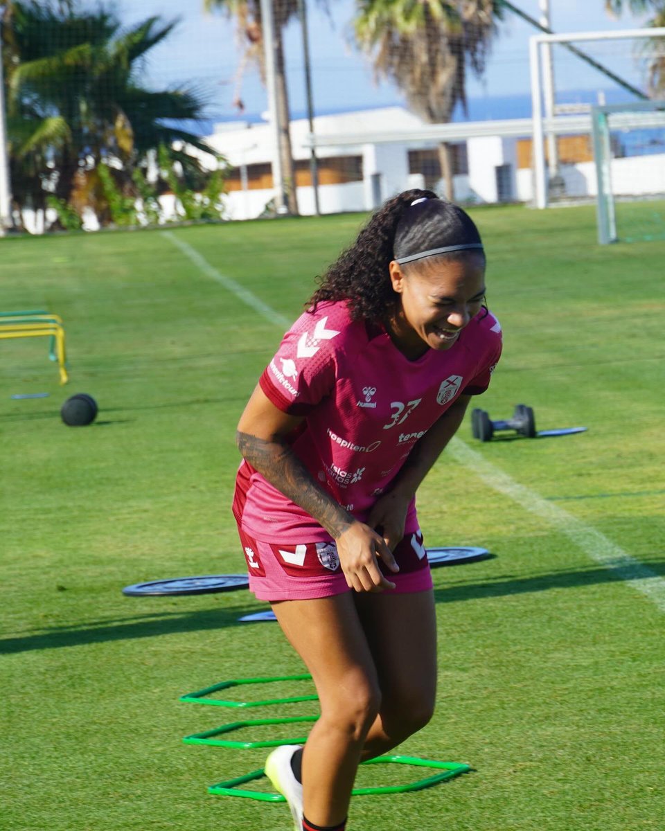 Hoy me despido de esta familia 

SIMPLEMENTE GRACIAS 💙🤍@UDCATenerife