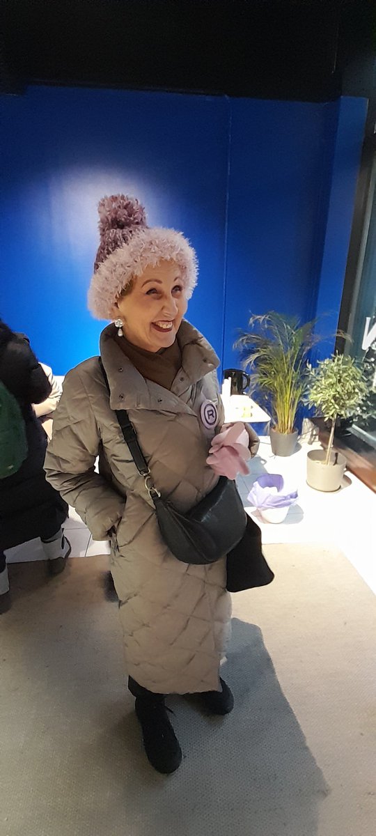 LHyssala's tweet photo. Tuokiokuvia kampanjasta. Naiset kertovat.

@ollirehn numero 3. Vakaa kuin kallio. https://t.co/ec1Kmcy7zp