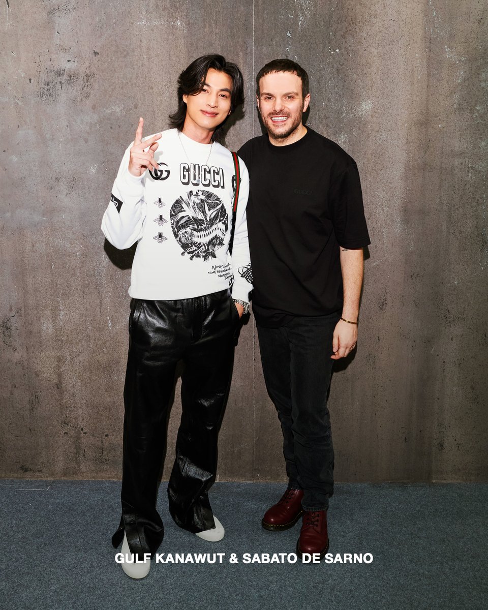 gucci_jp's tweet photo. タイの俳優 “ガルフ”こと、カナーウット・トライピパッタナポン @gulfkanawut とクリエイティブ・ディレクター サバト・デ・サルノ #SabatoDeSarno。#GucciFW24 メンズ コレクションの会場にて。
https://t.co/u6haXKibN1
#GucciAncora #MFW https://t.co/WfyyW4NBF4