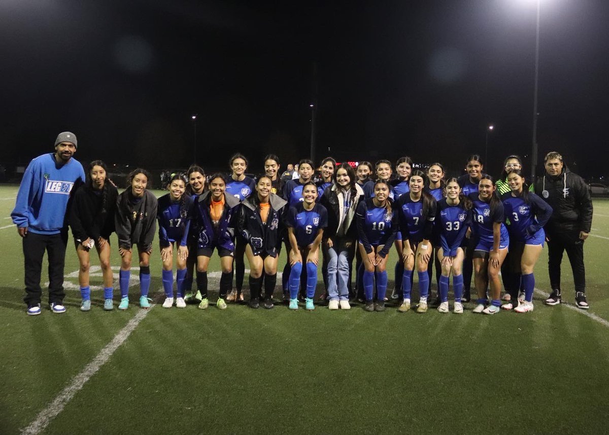 Varsity girls soccer took the win today 5-1 vs Santa Fe💙⚽️