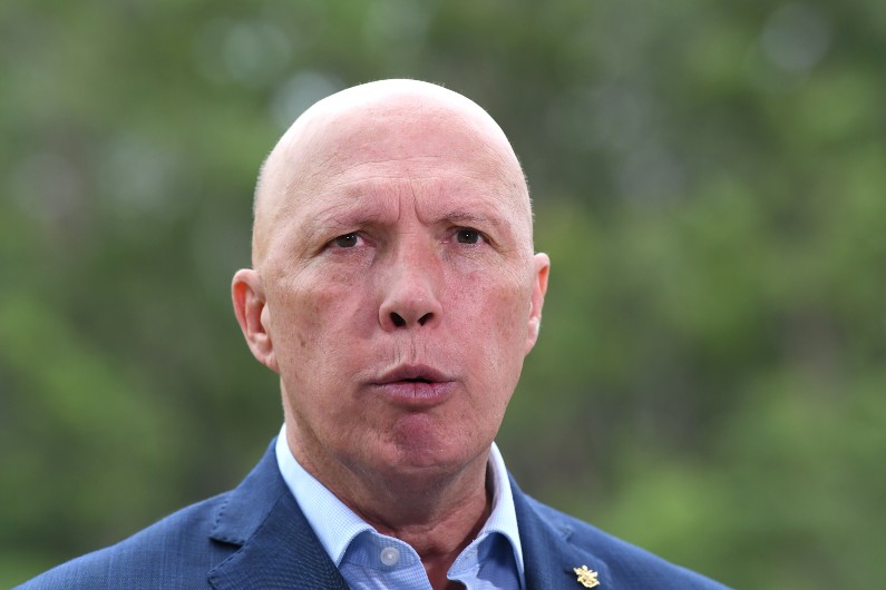 It would be disrespectful and childish, but I yearn to interrupt a Dutton presser by shouting 'Sit down, boofhead!' from off-camera when he's live on-air. I could claim 'I'm just quoting the PM.' 😏 #auspol #SitDownBoofhead