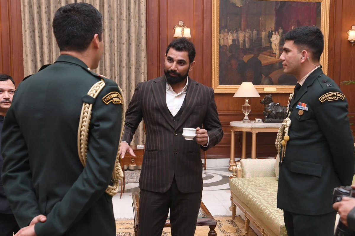 am proud to be an Indian. Salute our soldiers for their Honour, courage, and commitment. 🇮🇳🇮🇳🇮🇳🇮🇳❤️❤️❤️ 

#shami #mdshami #mdshami11 #soldier #soldiers