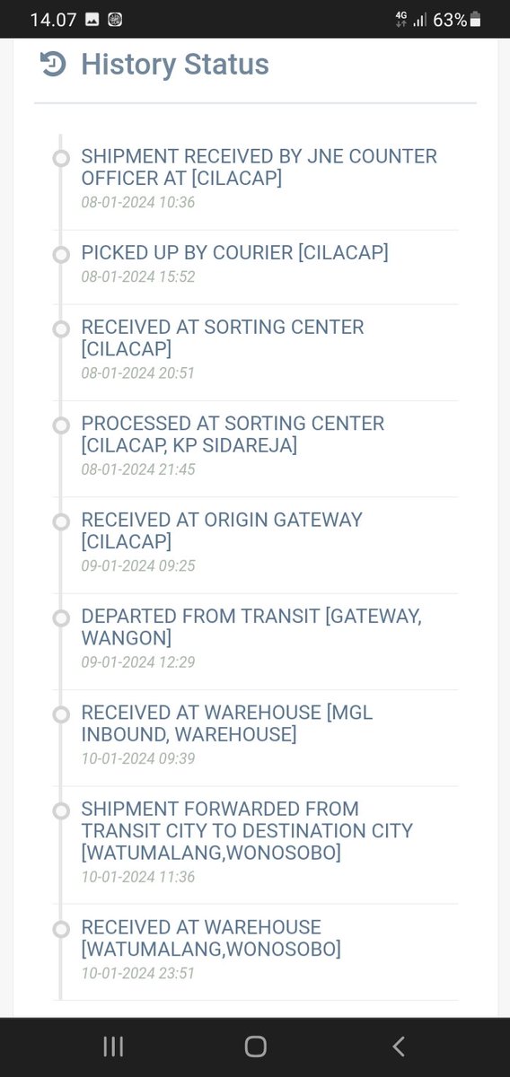 pake_topi's tweet photo. @JNECare Ini min. Dari tgl 10 ga jalan. Pas disamperin ke warehosue malah katanya ga ada paket masuk. https://t.co/ofNDoIOGVz