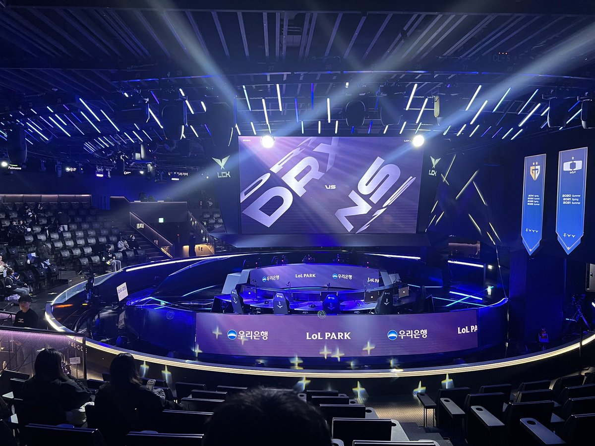 Bryon_Barnes's tweet image. #LCK Opening day.