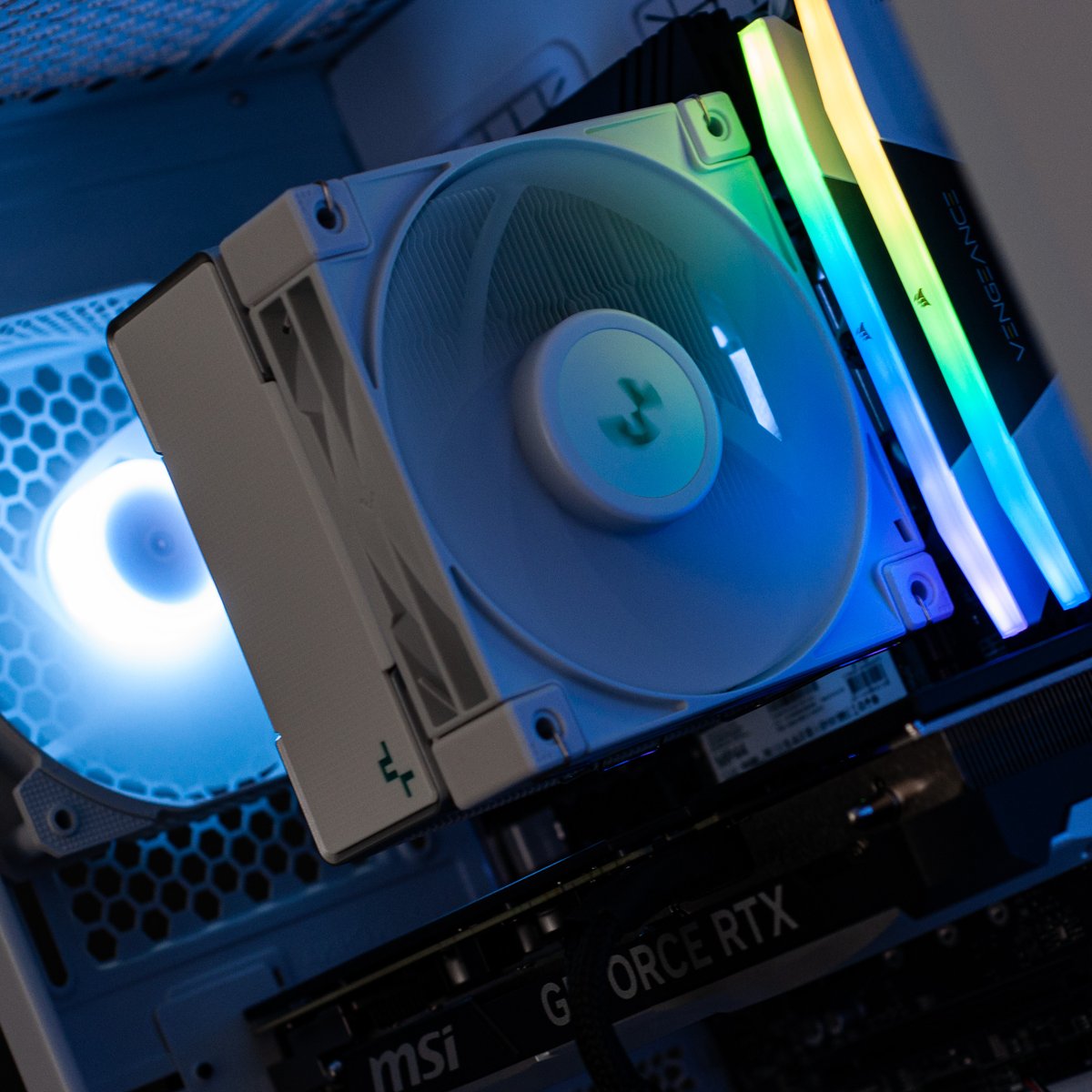 Evatech Custom PCs tweet media