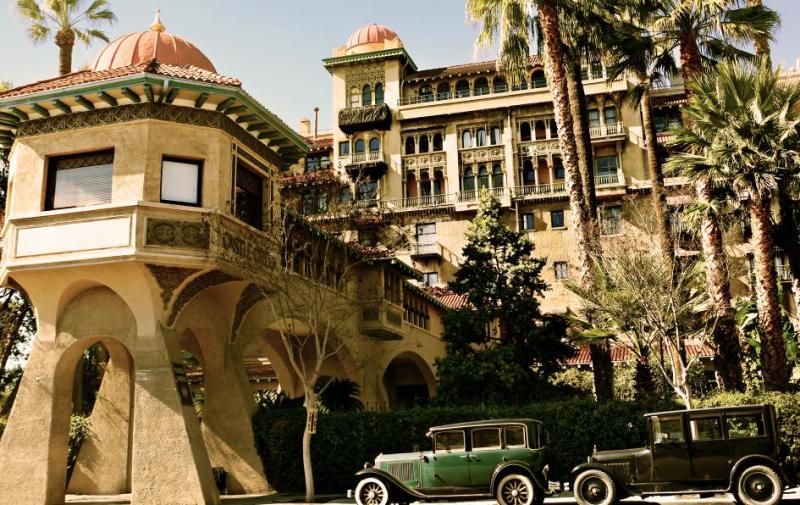 pattmlatimes's tweet photo. Such a festive evening for the 125th birthday party for #CastleGreen @castlegreenpas , a Moorish-Spanish-Victorian fantasy building, probably the last surviving grand hotel for East Coast people "wintering" in #Pasadena . It's now thriving as co-op apartments. https://t.co/9EkZatKlEE