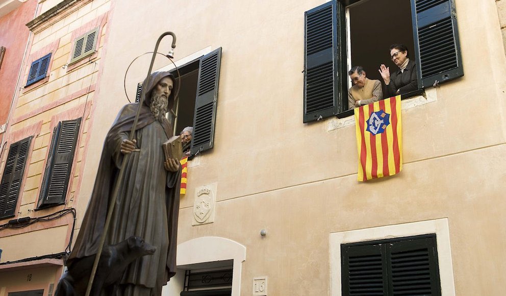 Bona diada, menorquins! Celebrem arrels, llengua, cultura i identitat. I sobretot, defensem-les davant d’aquells que ens les volen arrabassar per imposar les seues. ✊🏽❤️‍🔥