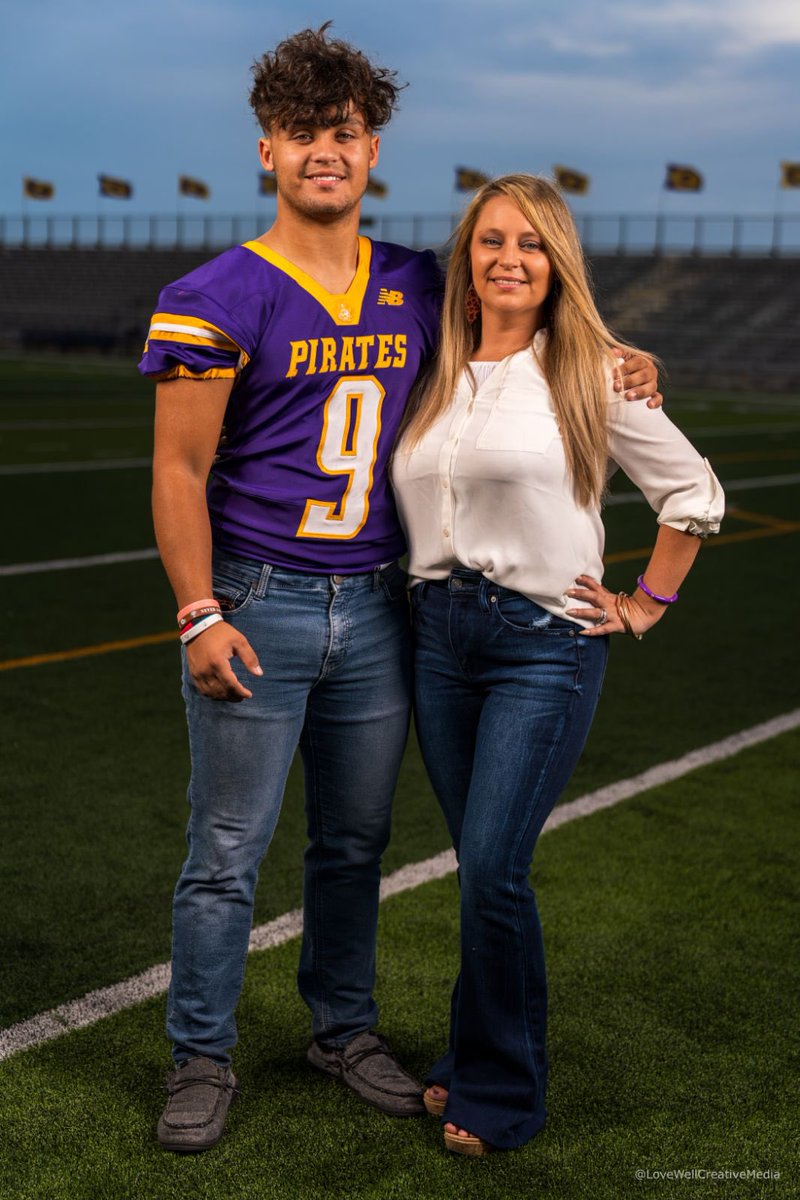 GtxJames's tweet photo. Some lagniappe for y’all. Our Coach @CaseyRaeshelle. 

@CarsonJtX https://t.co/qJySGcAIP6