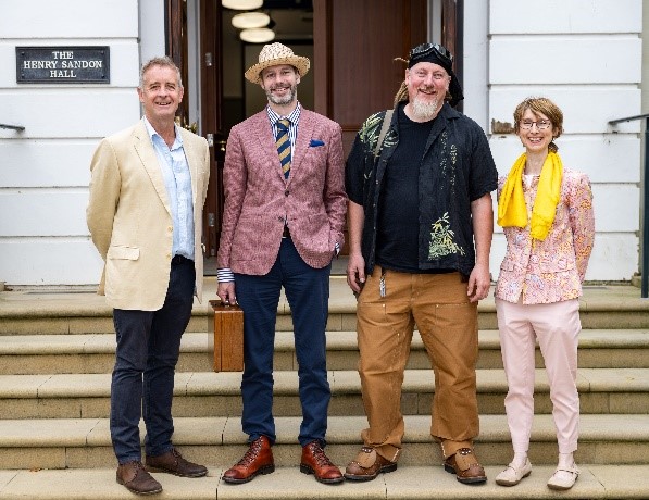 TheMoRW's tweet image. Exciting news! 📢Artists Musson+Retallick are hosting FREE creative workshops on their upcoming site-specific public artwork (January 18th, 19th, 26th and 27th). 

museumofroyalworcester.org/site-public-ar…

@RPWWorcester @worcityheritage 
#wmidshr #MidlandsHour #DroitwichHour #MalvernHillsHour