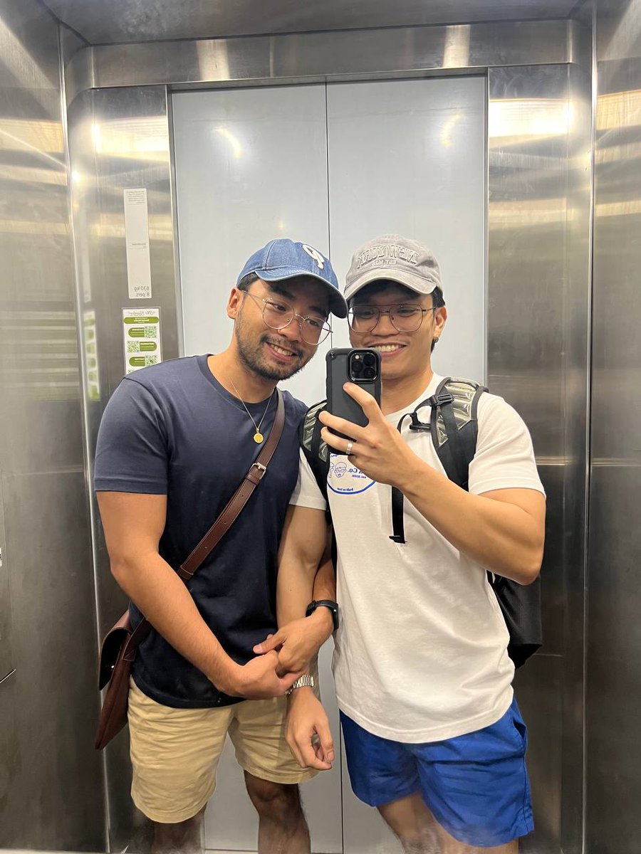 k24585z's tweet image. Love you husband 😘