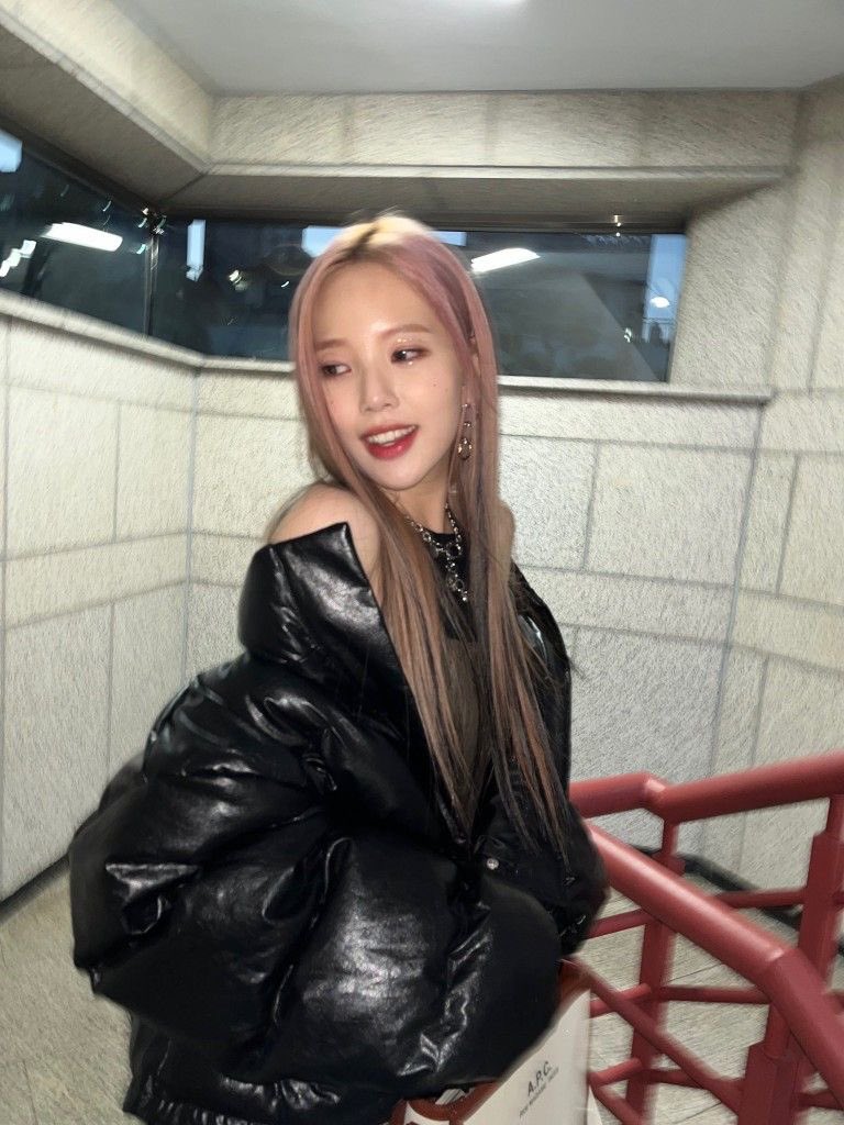 prettiest girl🖤

#이수진 #LeeSoojin 
#위클리 #Weeekly 
<a href="/_Weeekly/">Weeekly (위클리)</a>