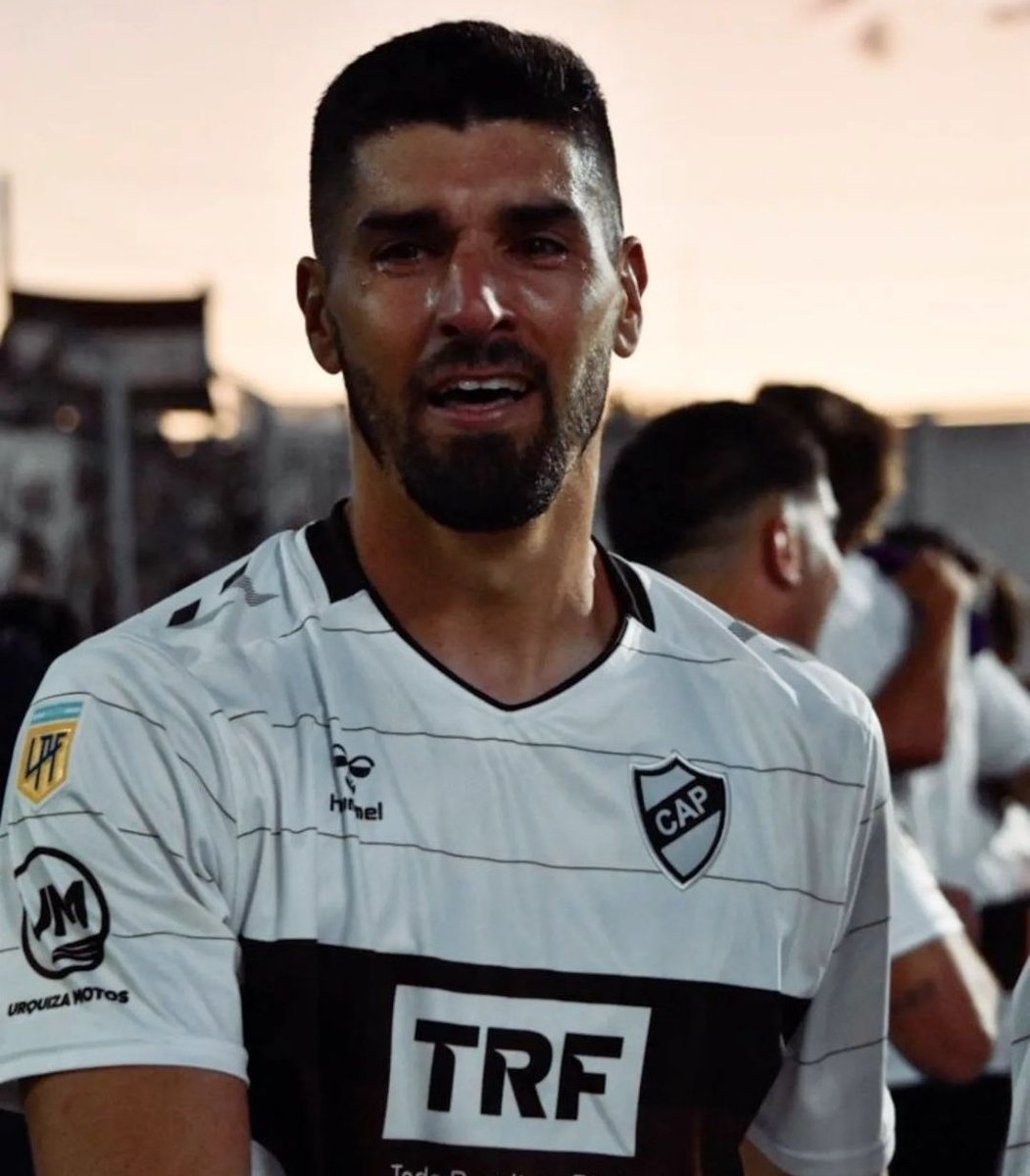 CLMerlo's tweet photo. 🚨Se cayó la llegada de Gastón Suso a Deportivo Táchira: Platense y los 🇻🇪 tenían acuerdo y hasta el jugador había dejado de ir a entrenarse. 
*️⃣Sin embargo, a última hora, el Calamar tomó la decisión que el capitán se quede y cumpla su contrato hasta diciembre de 2024. https://t.co/NKCuRlxv9T