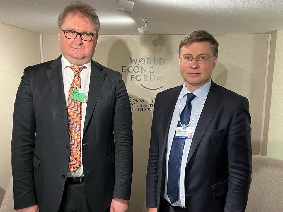 Taras Kachka (@taraskachka) on Twitter photo Trade with the EU is essential for Ukraine. Glad to discuss #Davos24 with <a href="/VDombrovskis/">Valdis Dombrovskis</a> steps on a way for further development of our trade. 🇺🇦expects that 🇪🇺 will extend ATMs and together we will find concerns raised by neighbouring MSs Trade with the EU is essential for Ukraine. Glad to discuss #Davos24 with <a href="/VDombrovskis/">Valdis Dombrovskis</a> steps on a way for further development of our trade. 🇺🇦expects that 🇪🇺 will extend ATMs and together we will find concerns raised by neighbouring MSs