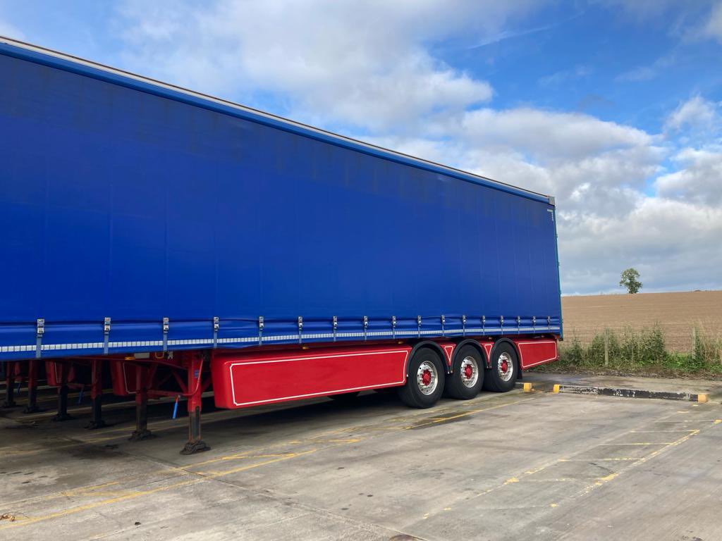 stephen_mcivor's tweet photo. Excellent batch of SDC high spec ,4.6m . 2017 and 2018 . Contact SMC trailers for details .. 
07725544441 https://t.co/f6rJIYZR4Z