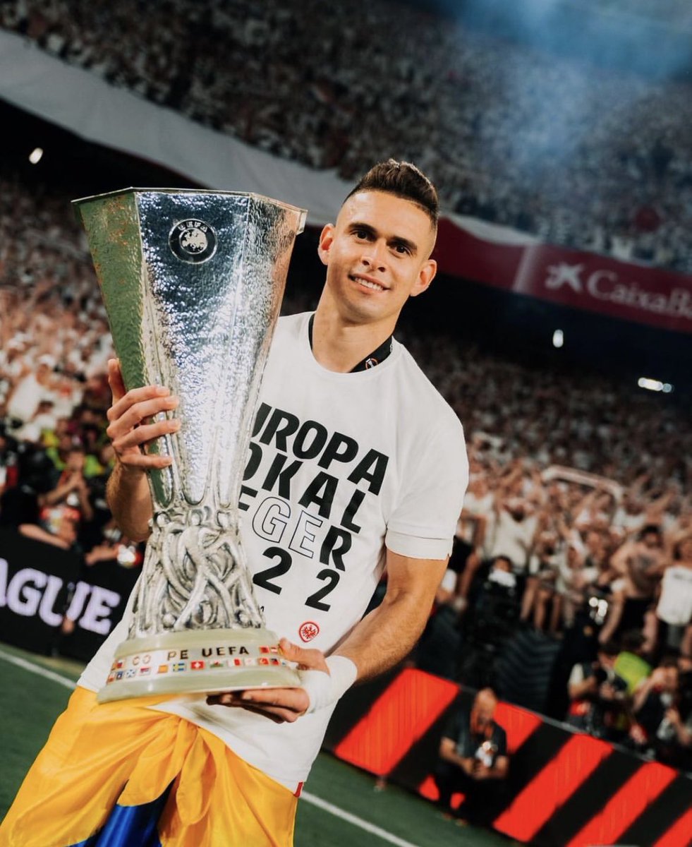 Eintracht_por's tweet photo. #BorréEterno! 🇨🇴🥹🏆

#SGE https://t.co/H4K8CSzuPm