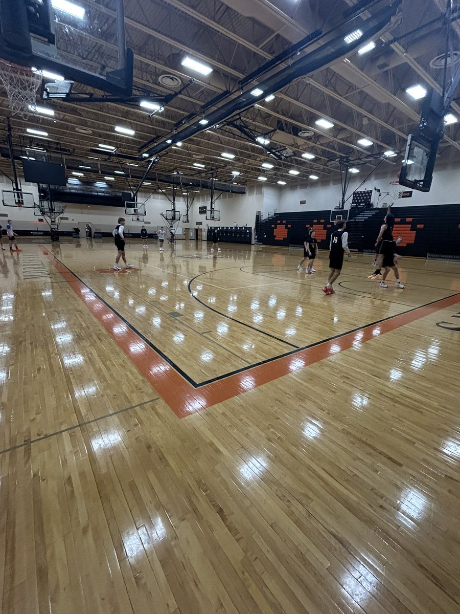 Definitely worse places to be at 6:42 in the morning! We are lucky to be in the gym! Happy Wednesday everyone! #GoTigers