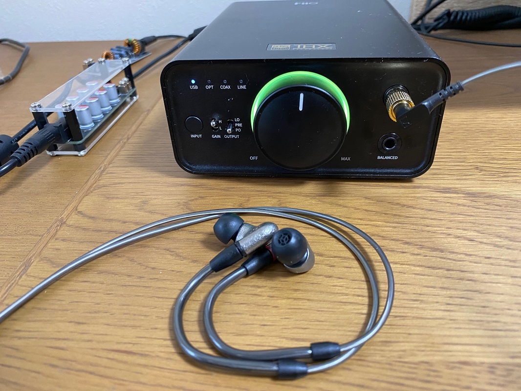 manotch101's tweet image. MNG.FX-AUDIO- Petit Tank [Limited Edition]お迎えしました。こちらはFiiO K7 DACの電源強化のテスト用です。音は低音に瞬発力がありますが中高音以降はソリッドで硬い所がある感じです。電源周りの音変アイテムとしてかなりお勧めできると思いました。
#FiiOK7
#FXAUDIO
#PepitTanklimited