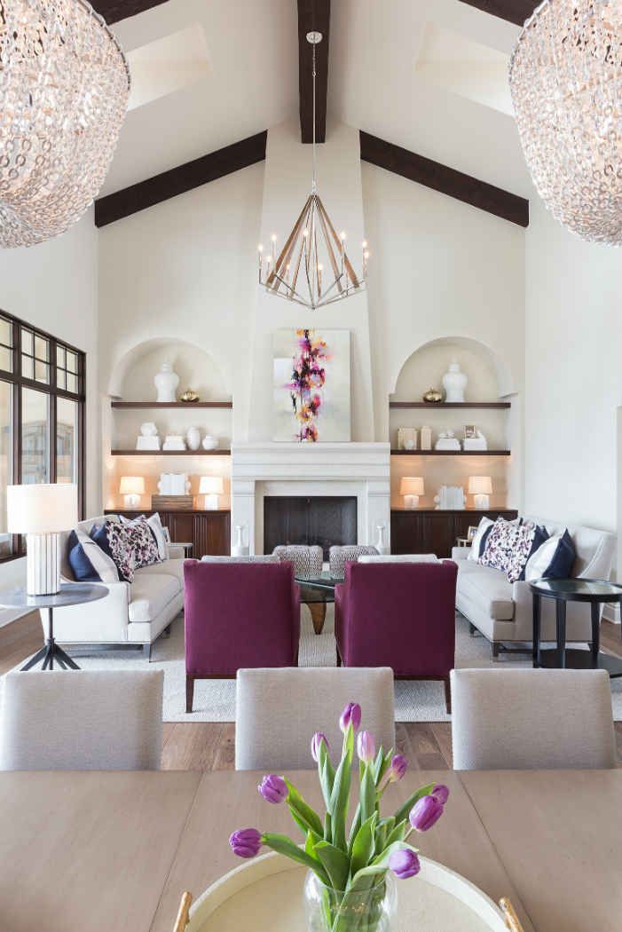 FELIEHOME's tweet image. Ever wondered why symmetry is pleasing to the eye? It&apos;s a fundamental design principle that creates a sense of order and balance in a room. Experiment with symmetrical arrangements for a classic look. #SymmetryInDesign #InteriorBalance ⚖️