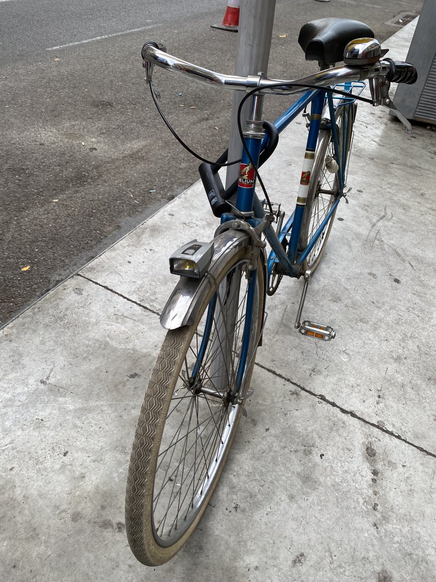 Vine al coworking La vitrina i aparca-la a dins!
#coworkingLavitrina #coworkingdelhospitalet #smartwork #cowork #rideabike #bikefriendly