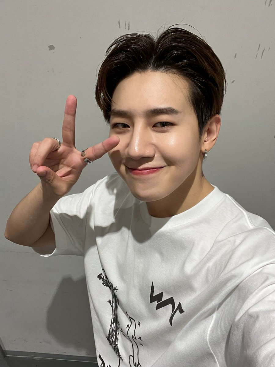 tan__official_'s tweet photo. [#창선] 소다ㅠㅠ 조만간 근황도 알려주러 올게요!! 미안해요… 옷 따듯하게 입구~😭
(옛날 사진이라도…ㅎㅎ..)

#티에이엔 #TAN #HOL_CS https://t.co/o2UFmvF4f1