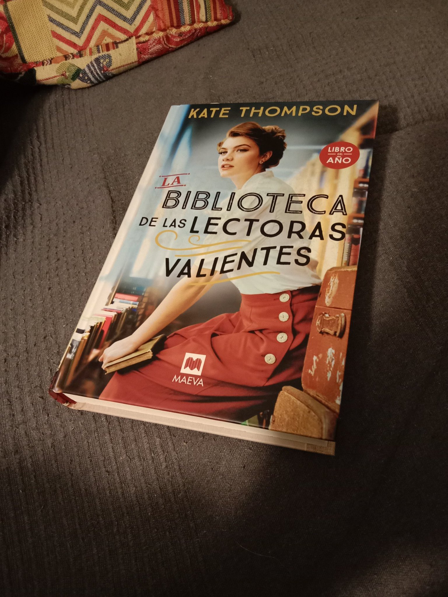 inma06 on X: Me gustan las historias y los libros que hablan sobre los  mismos. Está es una de ellas La biblioteca de las lectoras valientes , de  Kate Thompson . No
