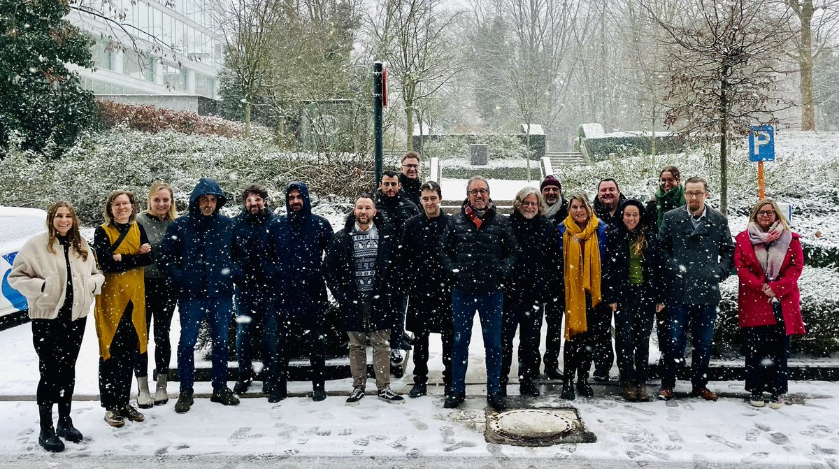 Our Greek partners needed some convincing to go outside for our group photo… 😂🤣😂 #snow #brussels #euproject