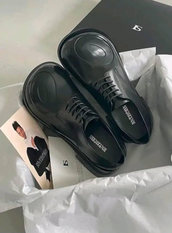 My son is very ungrateful! This morning he refused to wear these school shoes which I bought for him with my hard earned money 💔