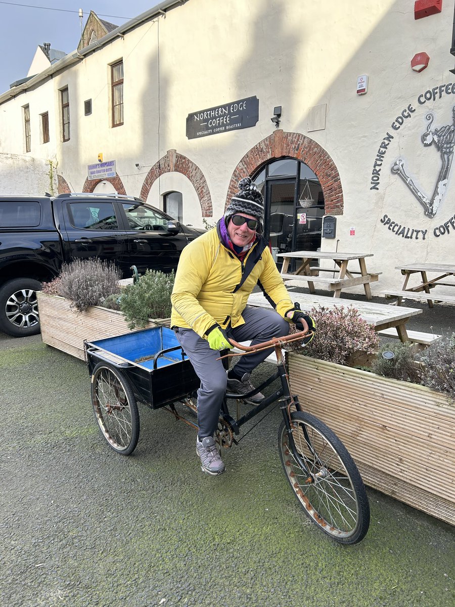 crowiea10's tweet photo. #doddieAid 
DA16/Wk3 
THE GREAT OUTDOORS week begins cycling in Baltic Berwick 
Border Bandits team out there in the snow too https://t.co/39poyO3g5p