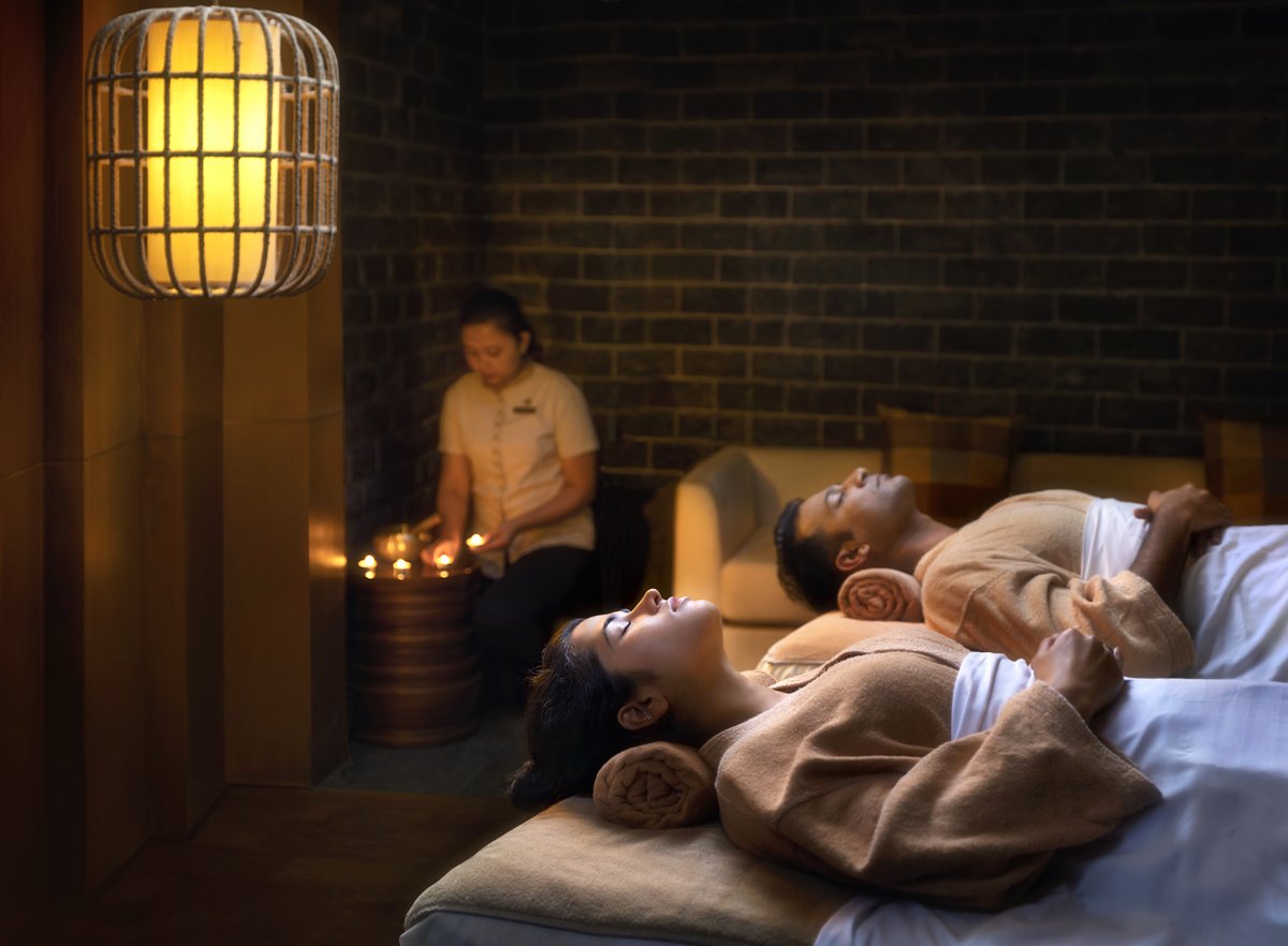 𝑹𝒐𝒎𝒂𝒏𝒕𝒊𝒄𝒊𝒛𝒊𝒏𝒈 𝒕𝒉𝒆 𝒎𝒖𝒏𝒅𝒂𝒏𝒆 𝒎𝒐𝒎𝒆𝒏𝒕𝒔

Raise the bar on your romantic escapades by indulging in a blissful spa session with your partner at the Conrad spa

#ConradBengaluru #Hilton #ConradSpa #SpaSession  #Spa