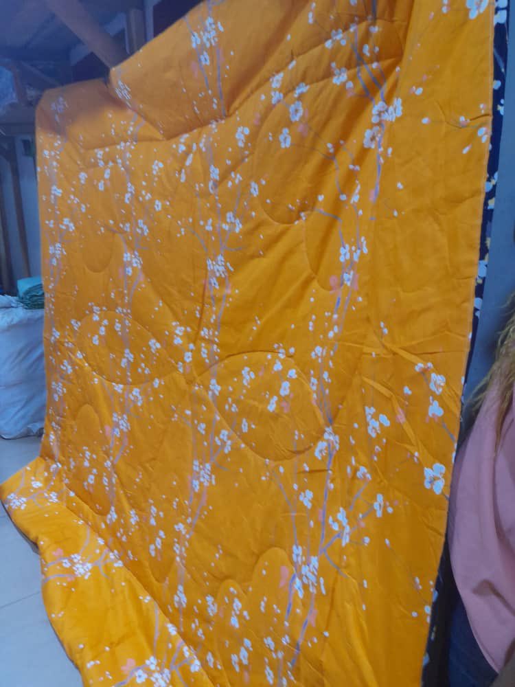 Vous pouvez passez la commande de vos couettes 
Vous choisissez juste le motif du drap qui vous plaît et on confectionne la couette 
25000 frs