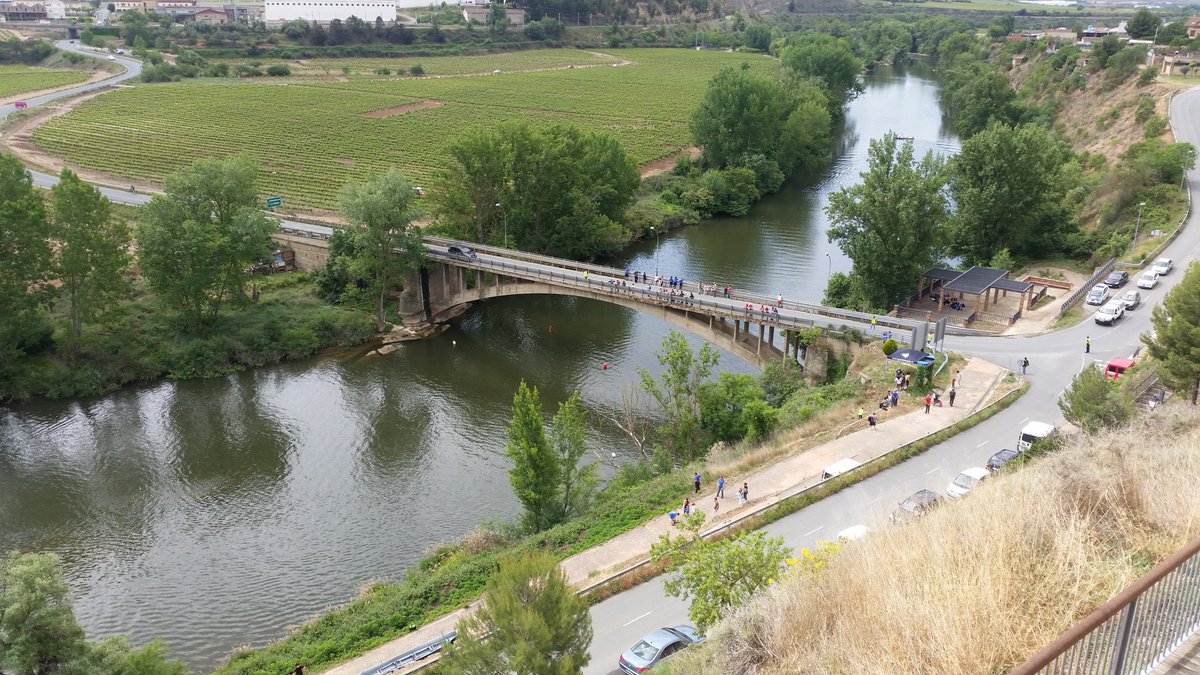 PatrimonioAlava's tweet photo. #LapuebladeLabarca. Conserva edificios #renacentistas y #barrocos en su entramado urbano. Su puente sobre el #Ebro data de 1939. #Álava
Foto: @lapueblakoudala https://t.co/emyev3aaph